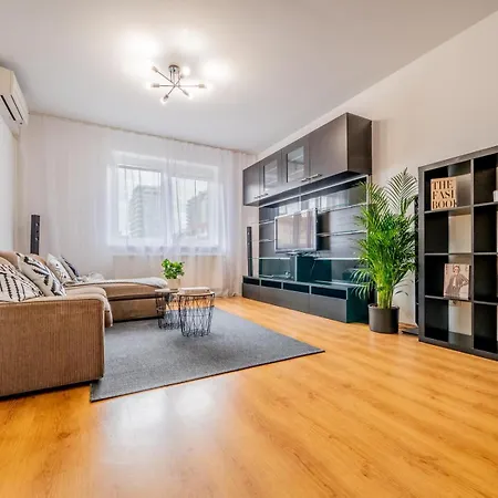 Wonderful Near Center Apartment