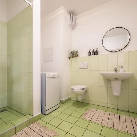 Wonderful Near Center Apartment