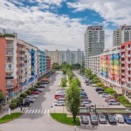 Wonderful Near Center Apartment